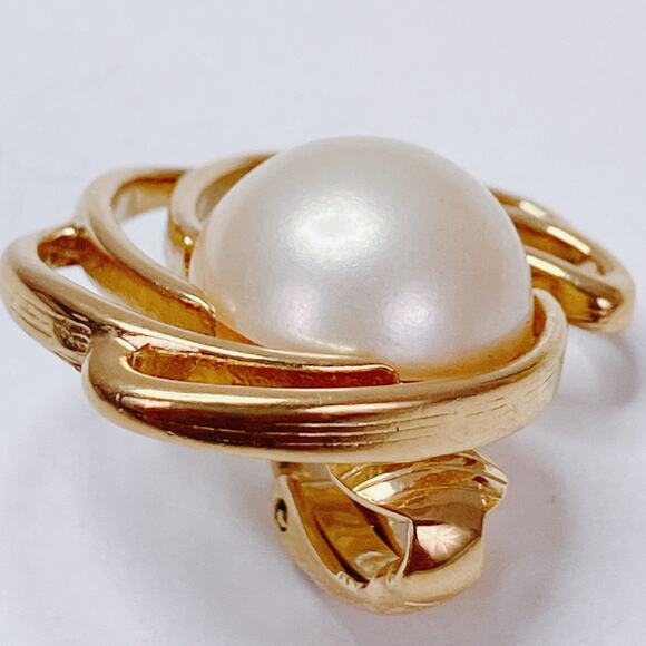 Vintage Signed Crown Trifari Earrings Gold Tone Faux Pearl Clip On Mid Century - Picture 12 of 16